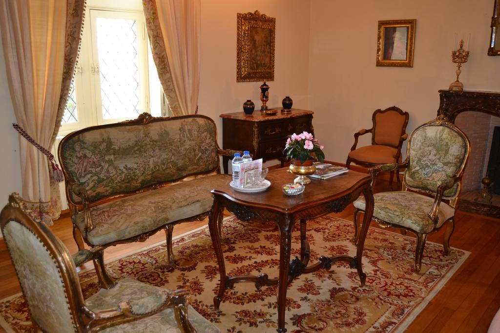 Chateau De Peufeilhoux Vallon-en-Sully Esterno foto